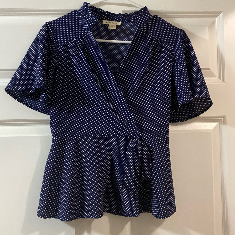 Monteau Los Angeles Blouse-Size Medium. Navy Blue with white polka dots.